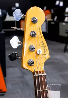 Fender - American Professional II Precision Bass, Rosewood Fingerboard - 3-Colour Sunburst 2